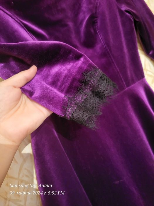 Бархатное платье с кружево