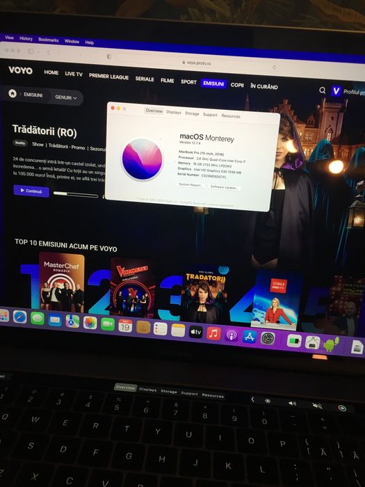 Macbook Pro 15 Inch Touchbar 16gb ram 256gb ssd i7 Amd radeon video