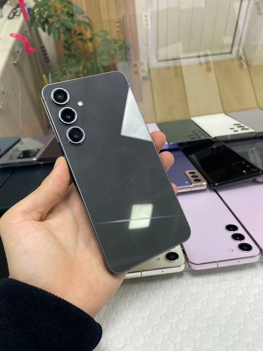 Samsung S24 fe xotirasi 8/256GB