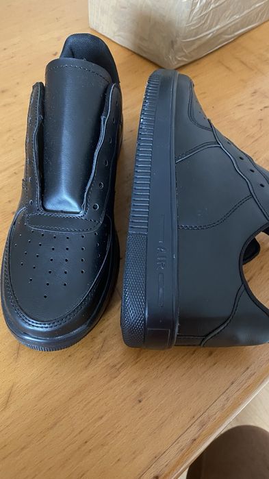 Adidasi inisex marimea 40. Adidasii sunt noi