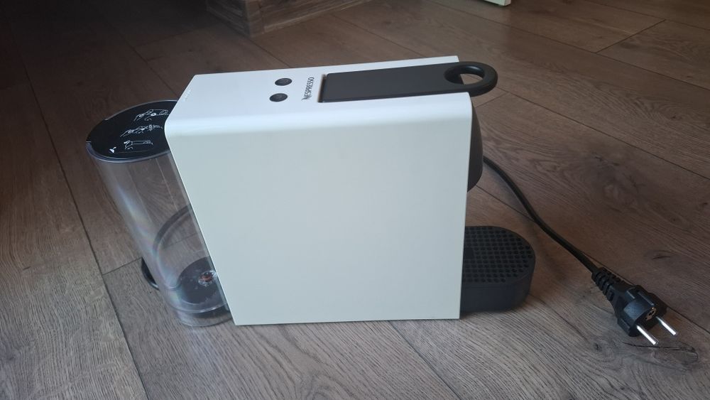Nespresso Krups Essentza mini , Alb