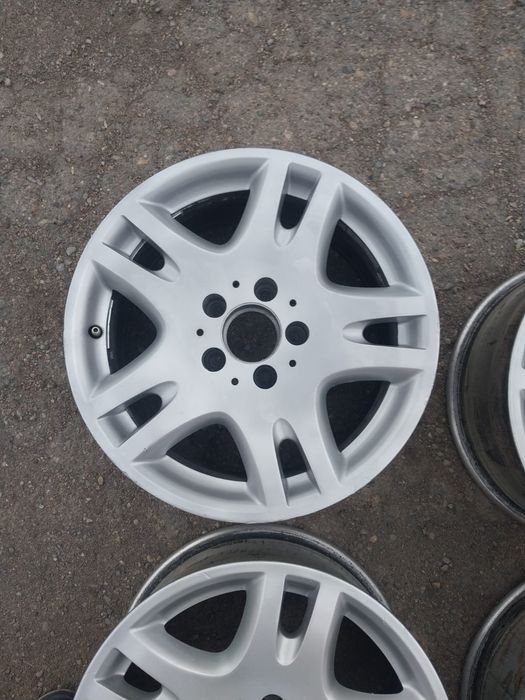 Диски оригинал R16 на Mercedes.