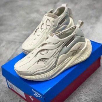 Reebok очень стильная модель