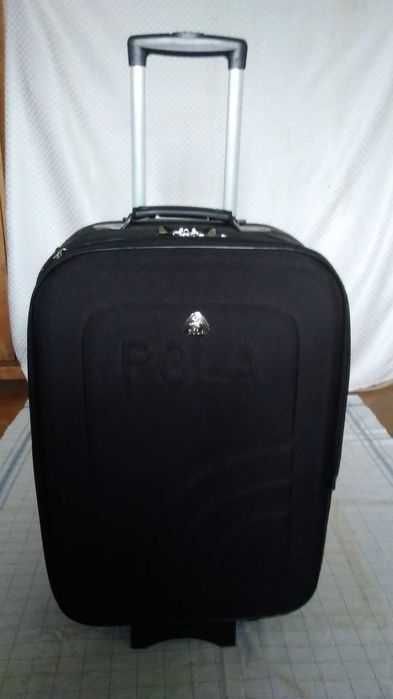 Среден куфар с колелца и телескопична дръжка