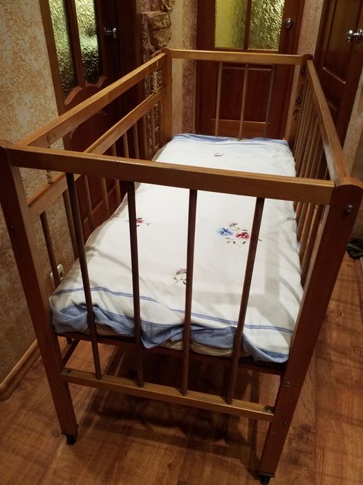 Кроватка детская.