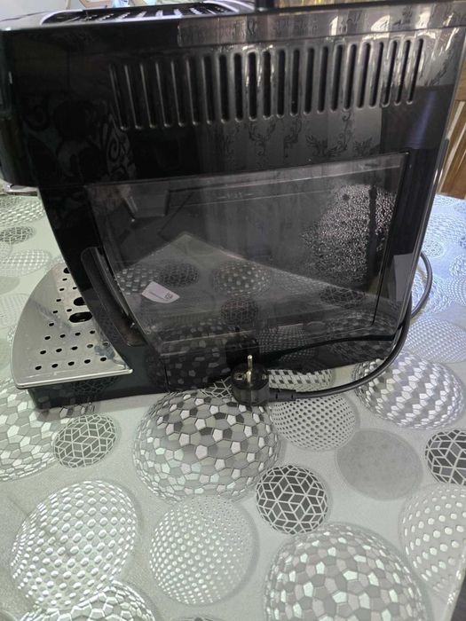 Продава се кафе машина Delonghi