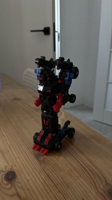 Робот-трансформер Fuzion Max