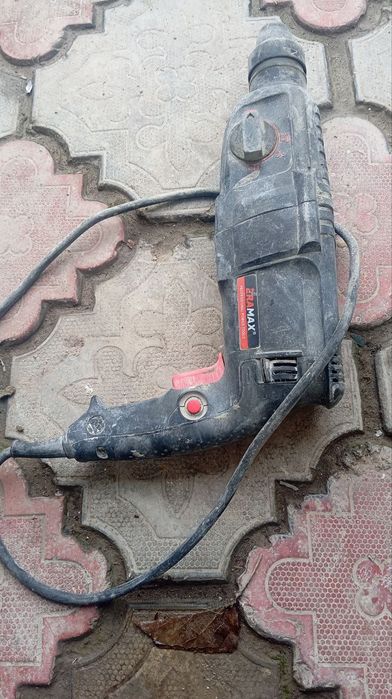 Инструменты строительные. Болгарка.. Лазер . Перфоратор. В рабочем сос