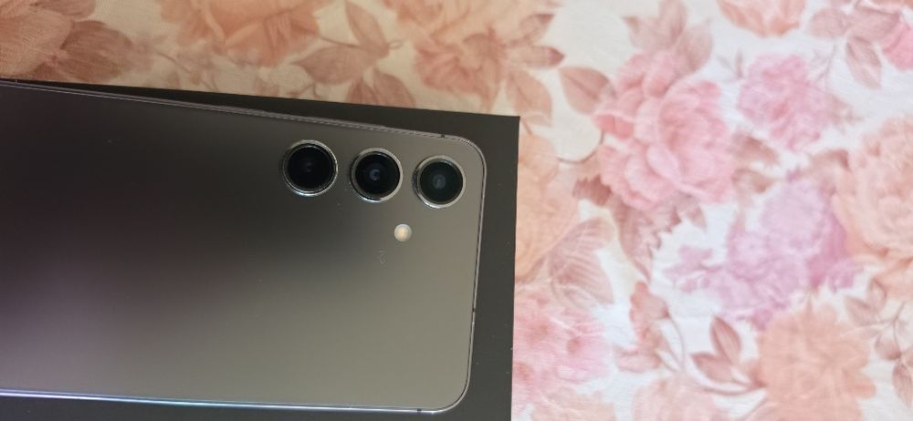 Продавам Samsung S24 256GB