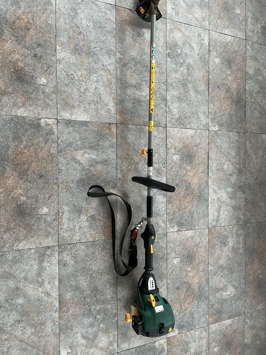 Masina de tuns iarba