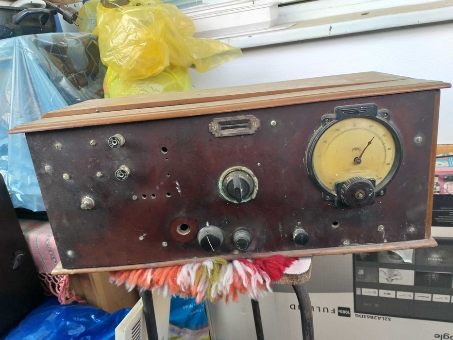 Radio foarte vechi, antic, de colectie