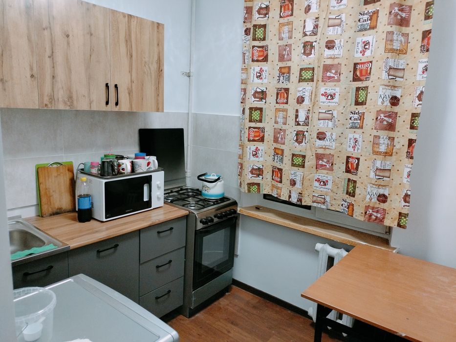 Подселение девушке