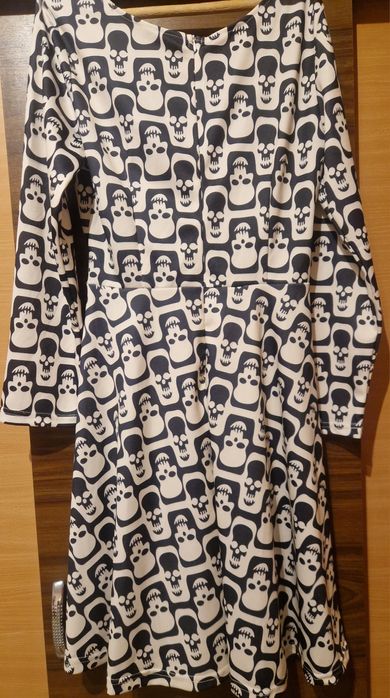 Rochie midi cu mânecă lungă