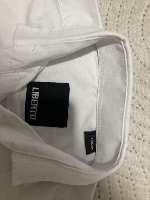 Бяла детска риза