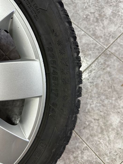 Джанти 5x112 ET37 7J с нови зимни гуми Lassa