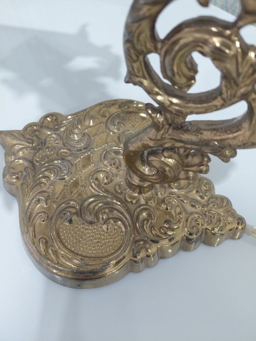 Продам настенный светильник.