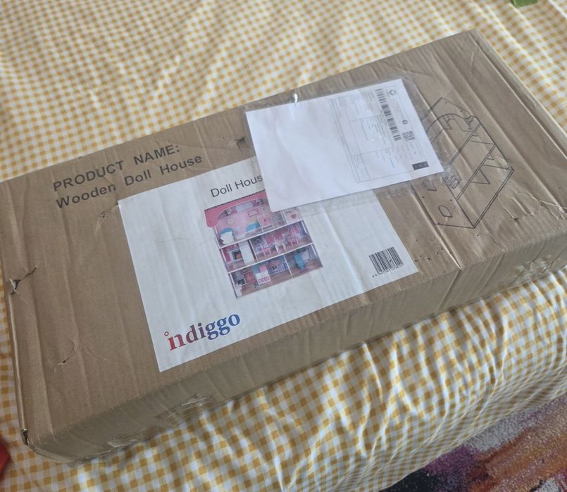 Casuta din lemn  pentru papusi