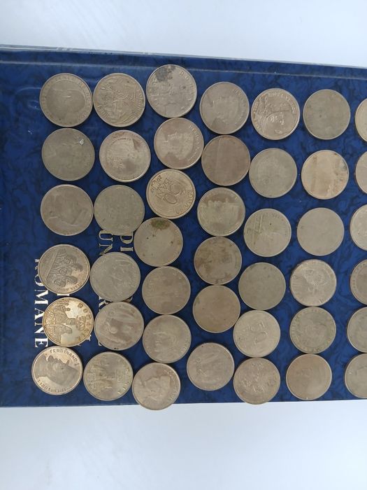 Vând monezi comemorative