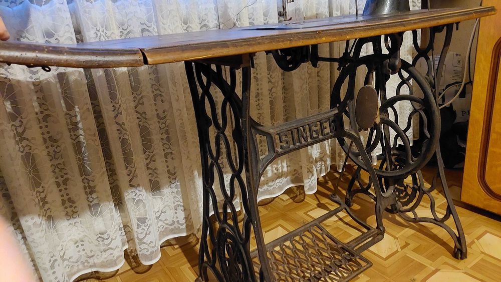 Masina de cusut Singer