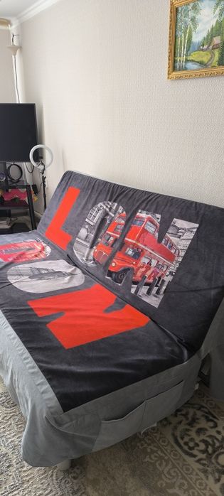 Продается диван-кровать б/у