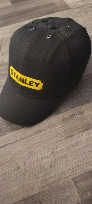 STANLEY-професионашна шапка със защита