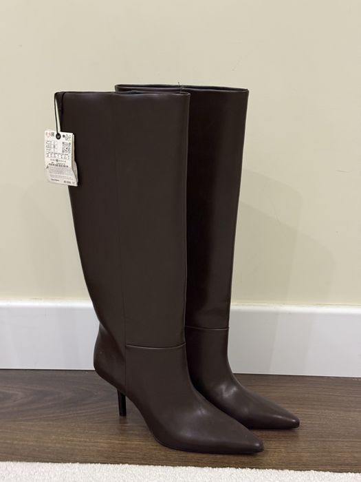 Коричневые сапоги Zara