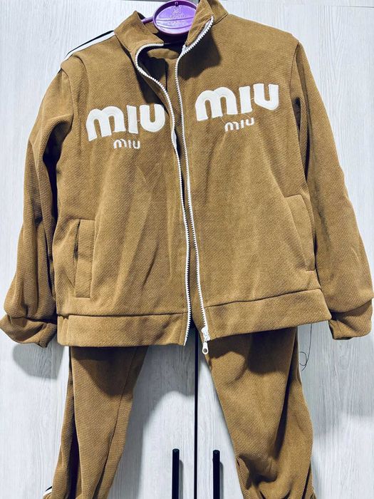Stylish unisex tracksuit set-Brown