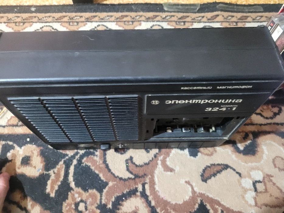 Продам магнитофон касетник ссср