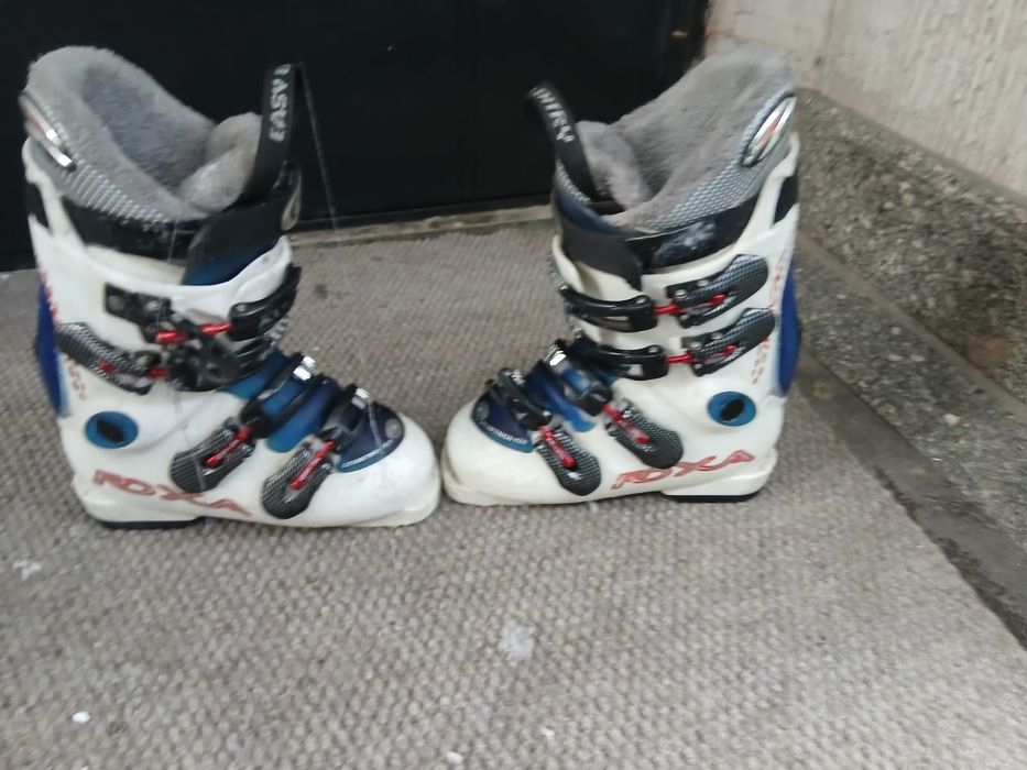 Ложные ботинки для лыж