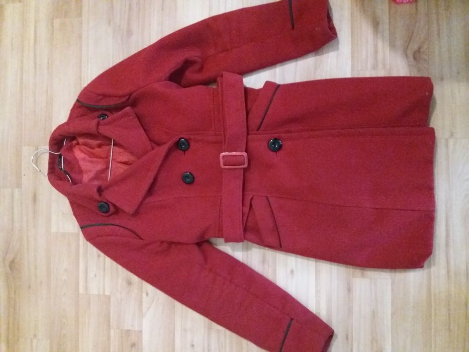Пальто красное 46-48 р