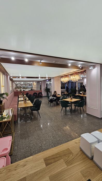 Vand afacere/cafenea cu spațiu de joacă la cheie