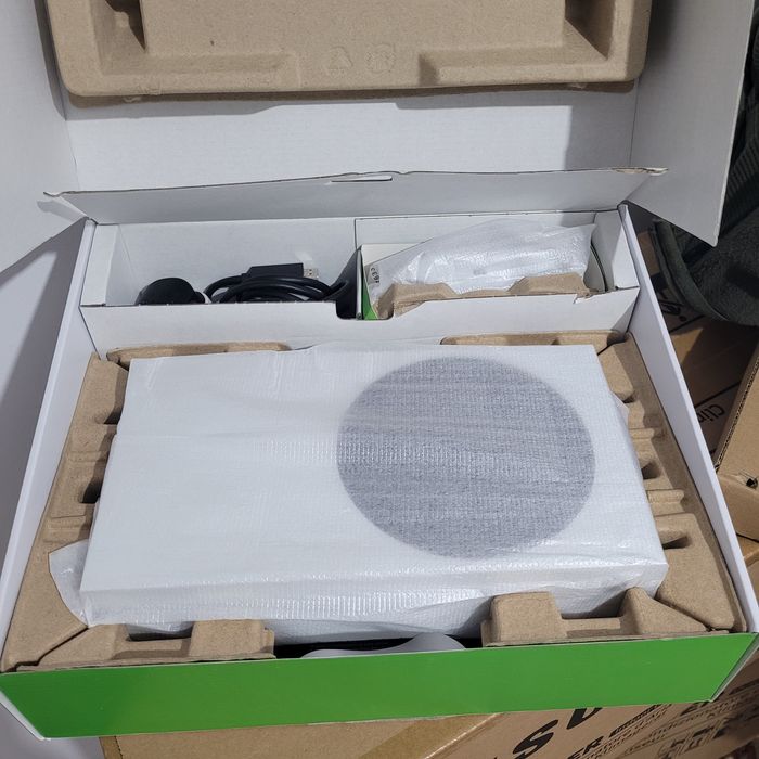 Vând Joc Xbox1 ssd512