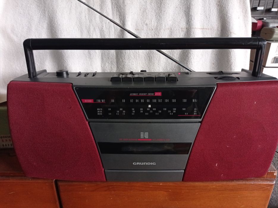 Радиокасетофон Grundig RR400 G.DD 56.