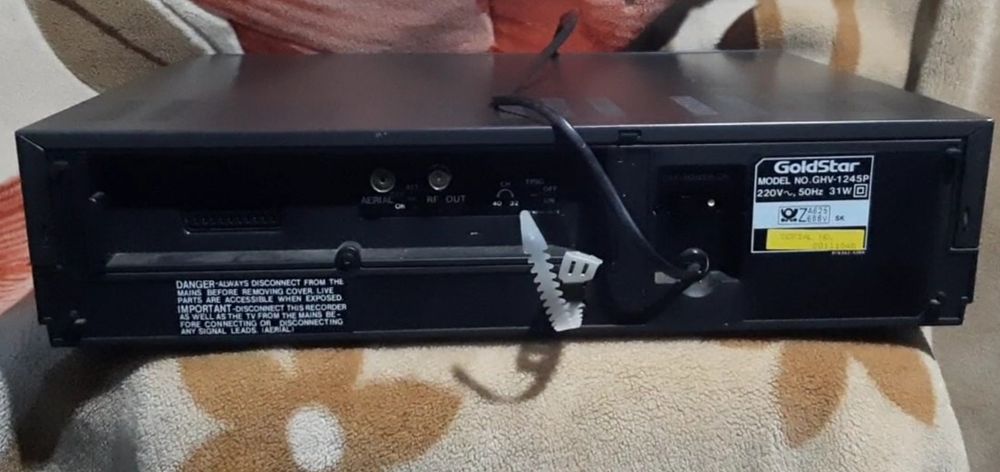 Vând videorecorder goldstar în stare bună