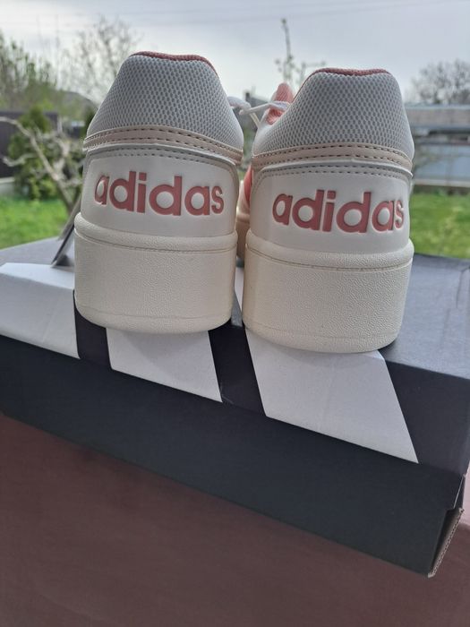 Adidasi dama marca adidas