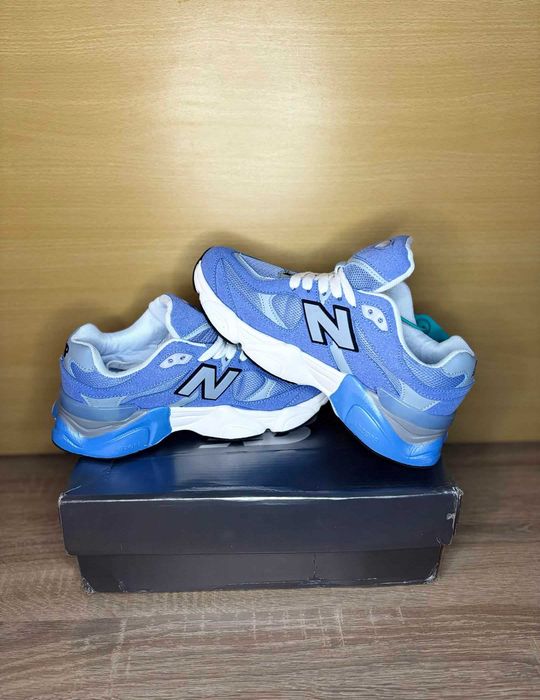 Vând adidași New Balance noi, nepurtați, în cutia originală.