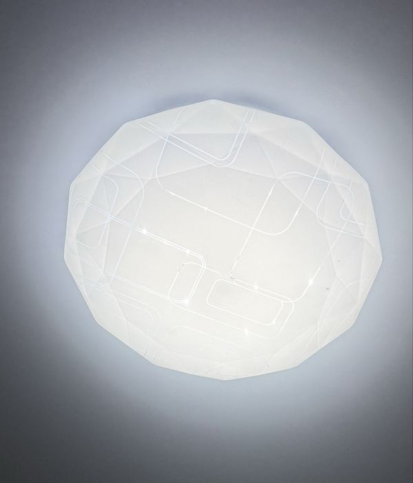 Продам люстры в отличном состоянии