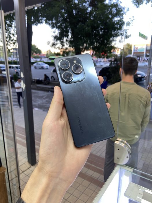 Tecno Spark 20 Pro 8/256 ideal