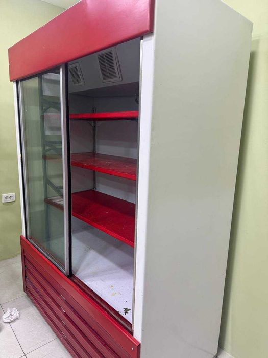 Xolodilniki 3 xil korinishda magazinlar uchun