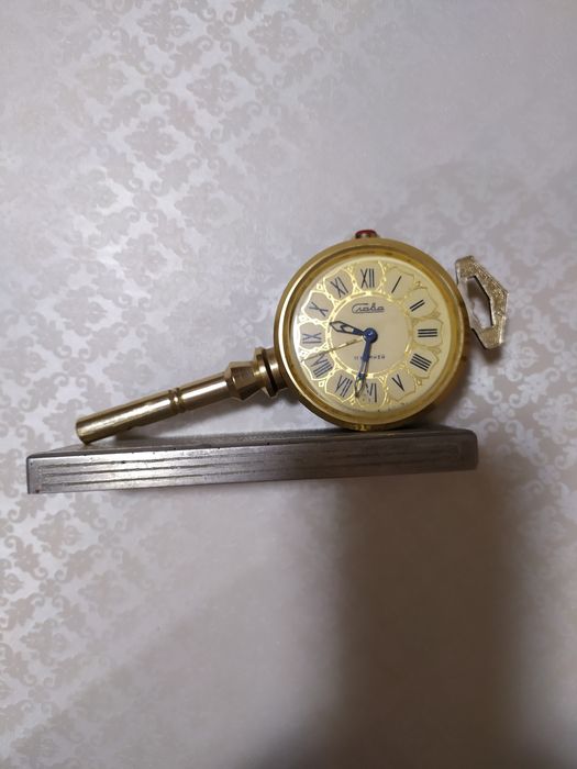 Продаю будильник советских времён