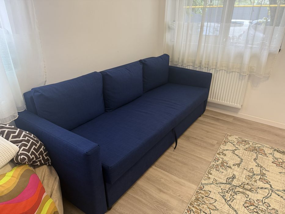 Canapea extensibilă IKEA, albastru închis – aproape nouă