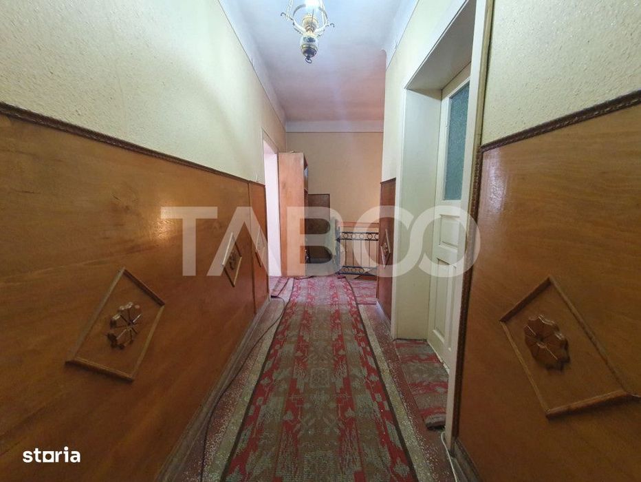 Casa 5 camere 374 mp utili + Anexa 75 mp in punctul 0 al Fagarasului