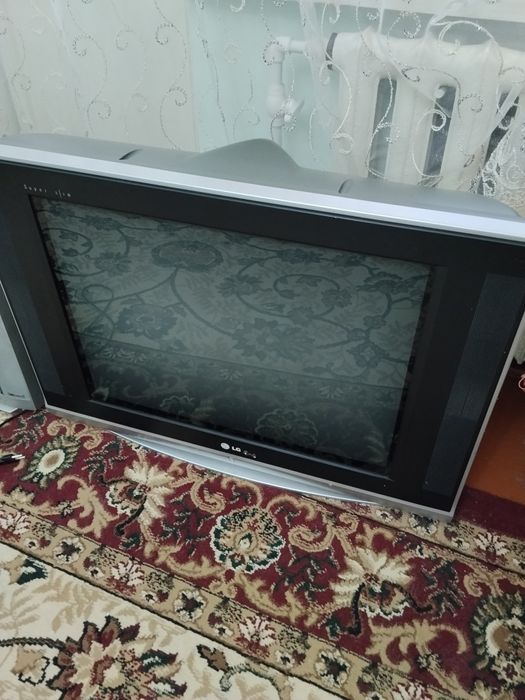 Телевизор рабочий LG