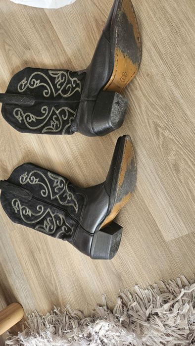 Каубойки ботуши естествена кожа и велур.