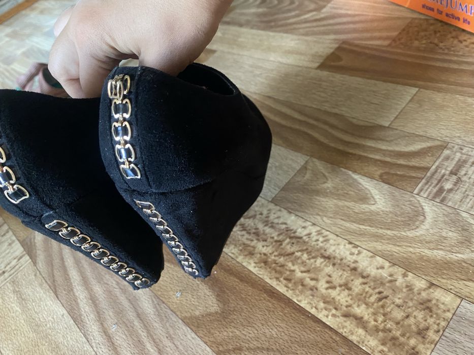 Продам полусапожки на танкетке платформе