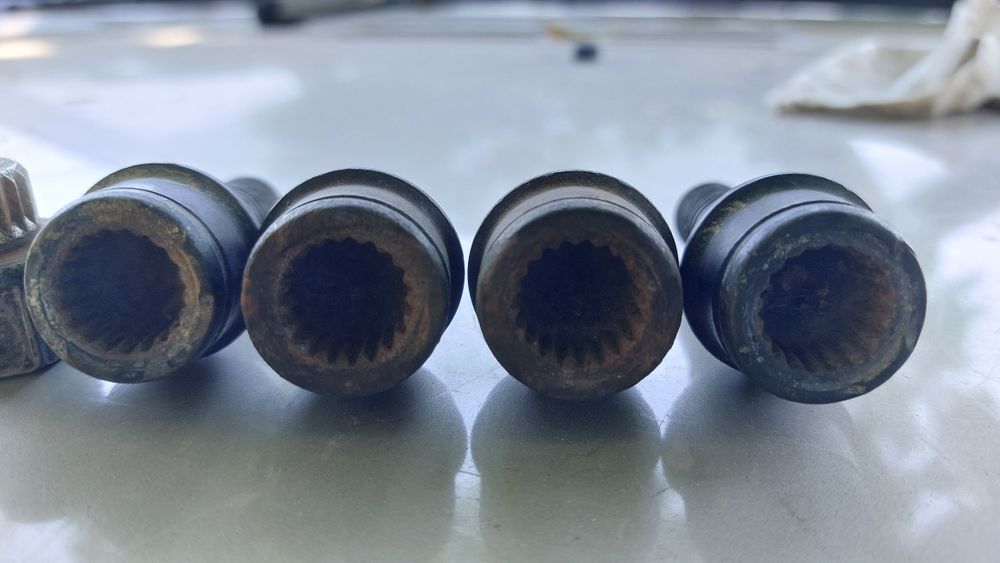 Секретни болтове за БМВ Х5 Е53