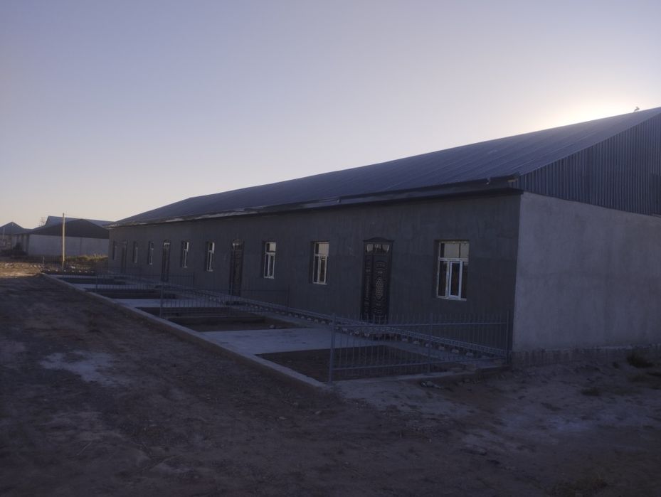 Angarik mahallasida katejlar sotiladi.