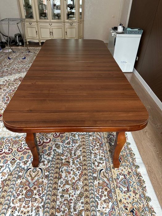 Стол в хорошем состоянии