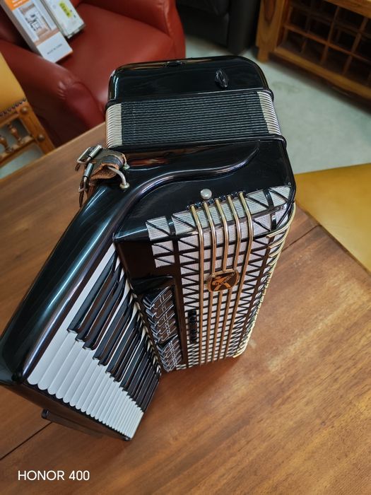 Hohner Atlantic IV adus recent din Germania