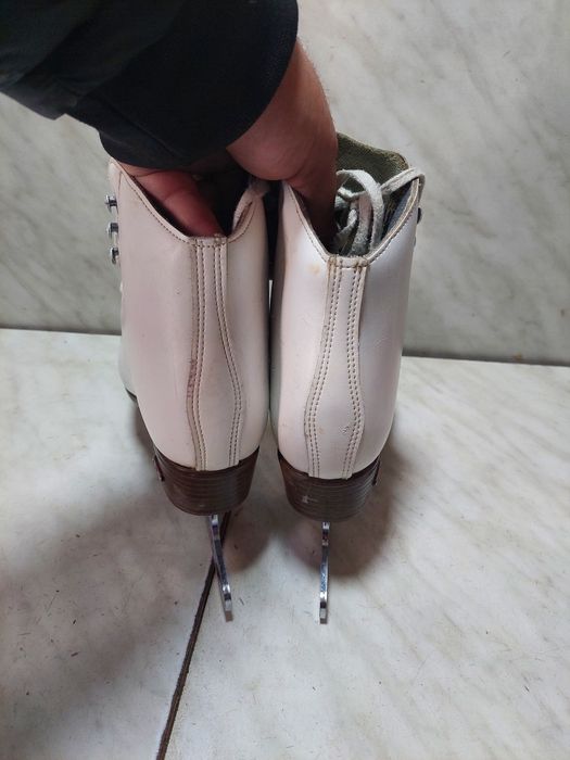 Patine gheata 158 patinaj artistic Riedell marime 35 ( 22,5 cm)